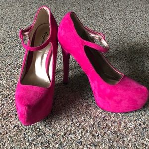 5in hot pink pumps
